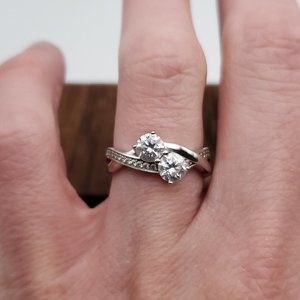 Size 6 925 Sterling Silver Dazzling Clear Cubic Zirconia Ring